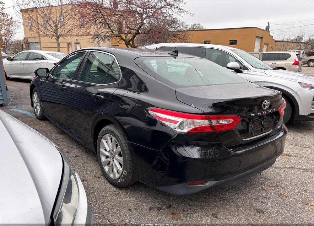 2019 TOYOTA CAMRY LE VIN: 4T1B11HK9KU768438