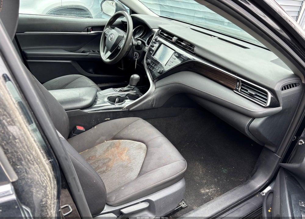 2019 TOYOTA CAMRY LE VIN: 4T1B11HK9KU768438
