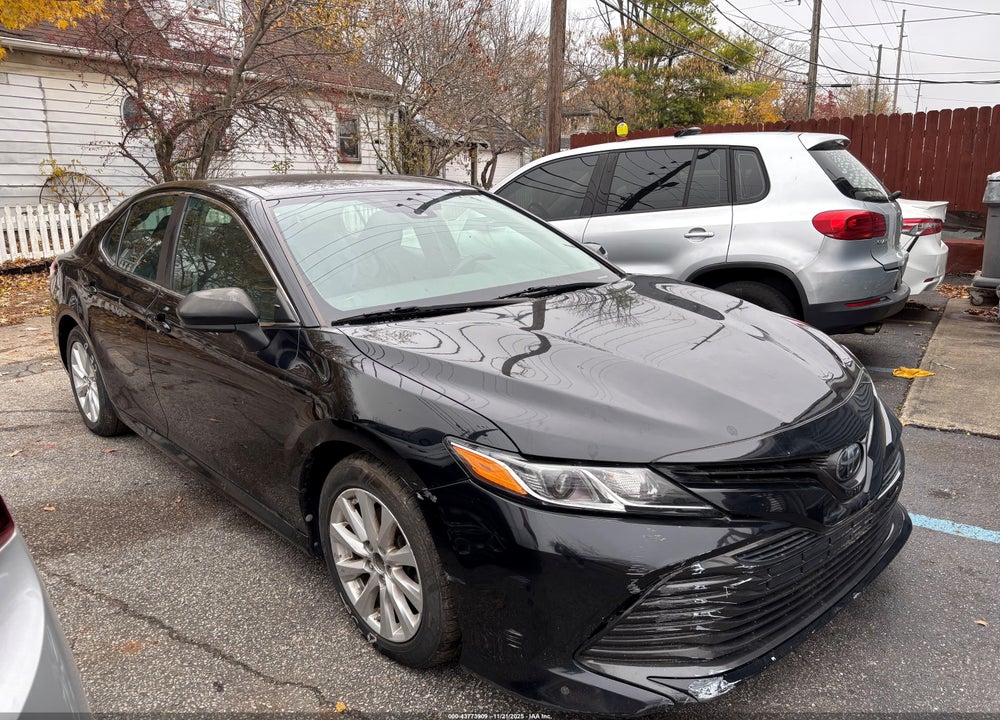2019 TOYOTA CAMRY LE VIN: 4T1B11HK9KU768438