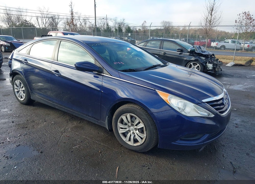 2013 HYUNDAI SONATA GLS VIN: 5NPEB4ACXDH523647