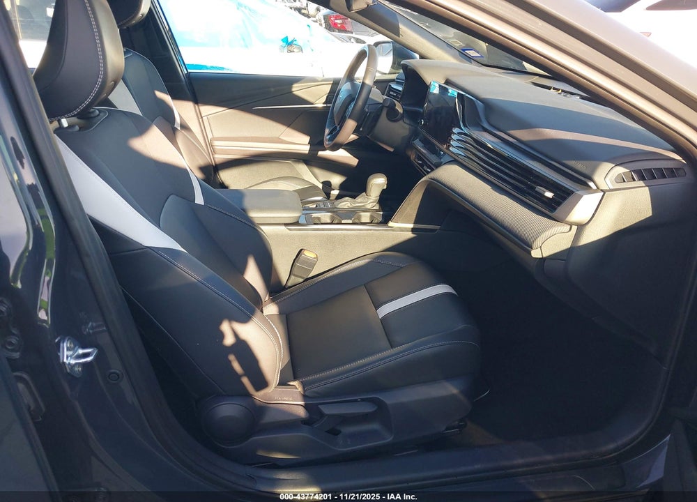 2025 TOYOTA CAMRY VIN: 4T1DAACK5SU567426