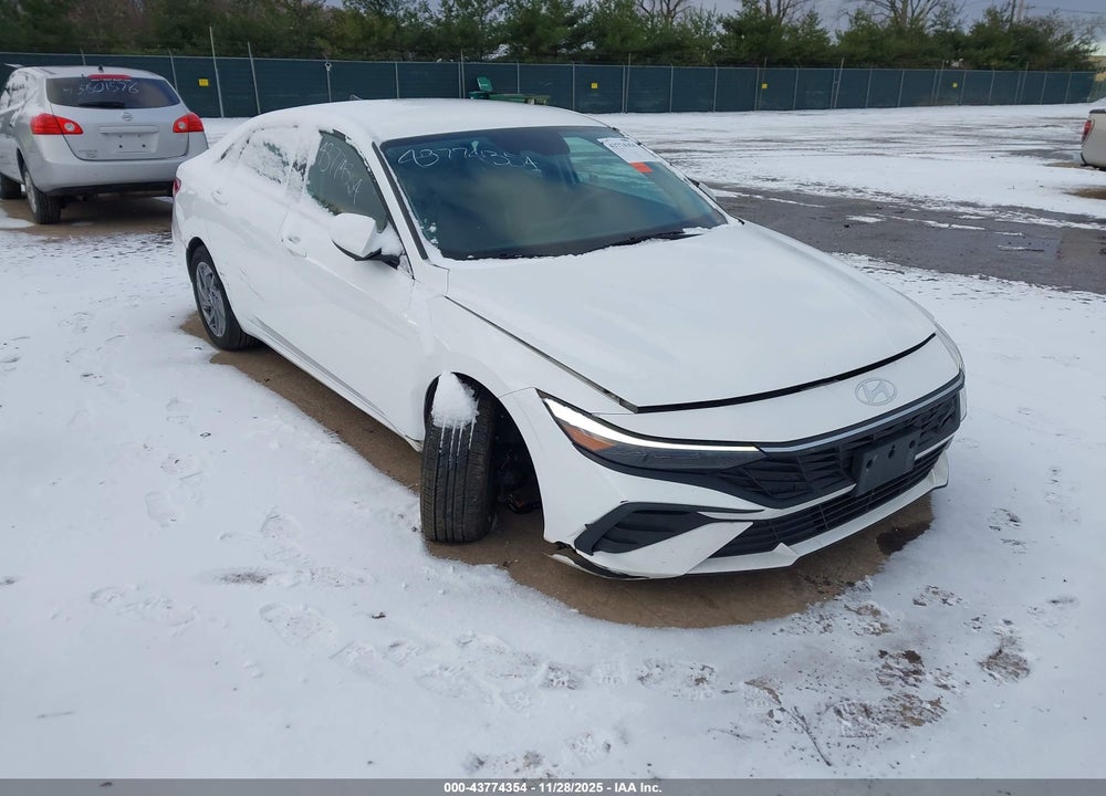 2024 HYUNDAI ELANTRA SEL VIN: KMHLM4DG2RU690674