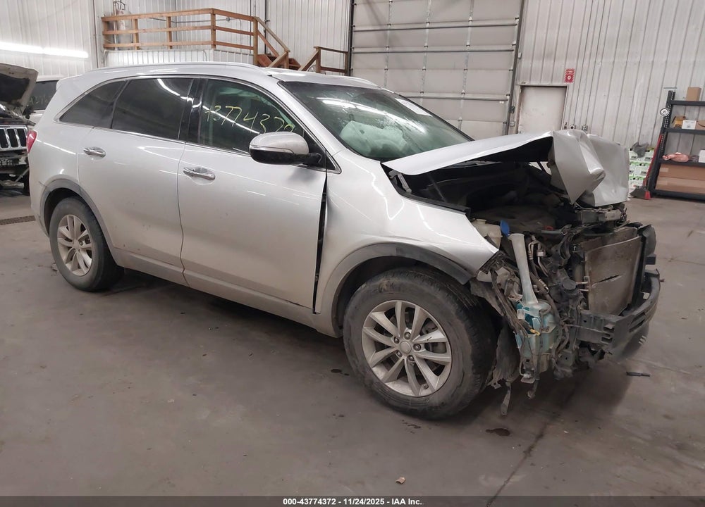 2016 KIA SORENTO 2.4L LX VIN: 5XYPG4A31GG090113