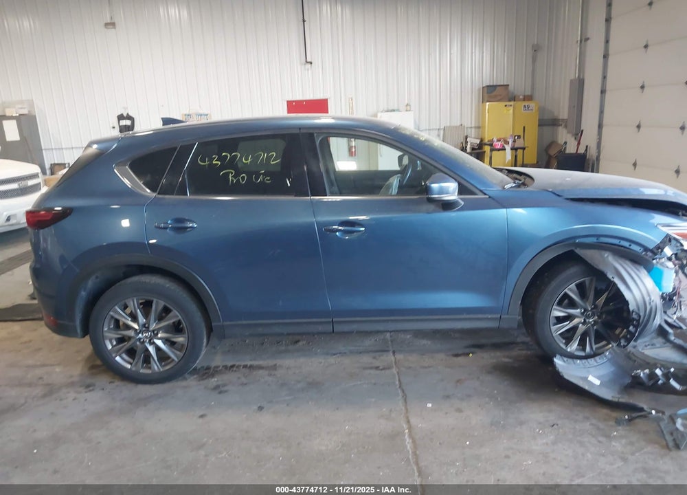 2020 MAZDA CX-5 SIGNATURE VIN: JM3KFBEY8L0745348