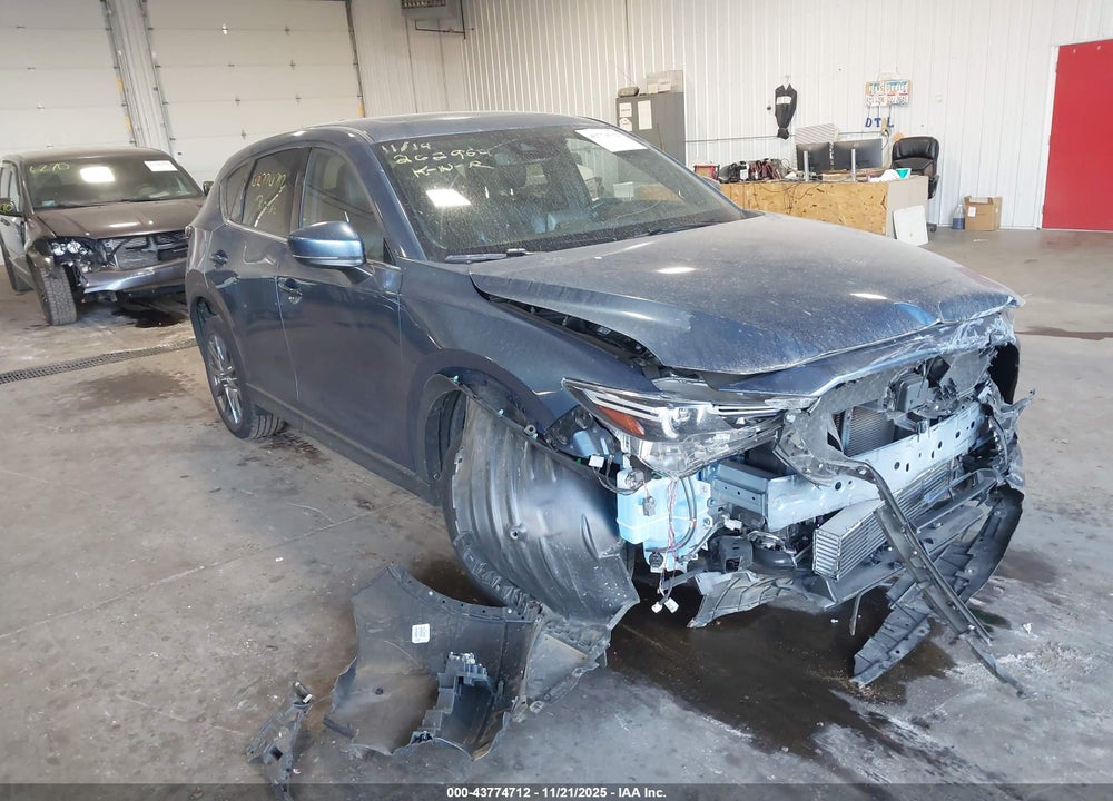 2020 MAZDA CX-5 SIGNATURE VIN: JM3KFBEY8L0745348