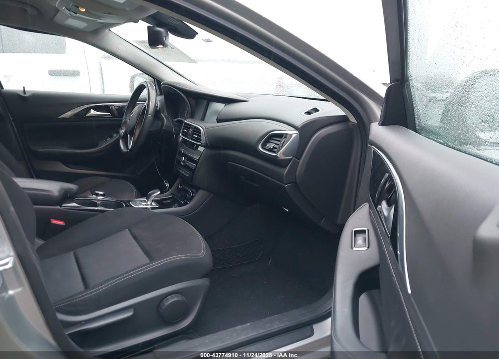 2017 INFINITI QX30 VIN: SJKCH5CP9HA020293