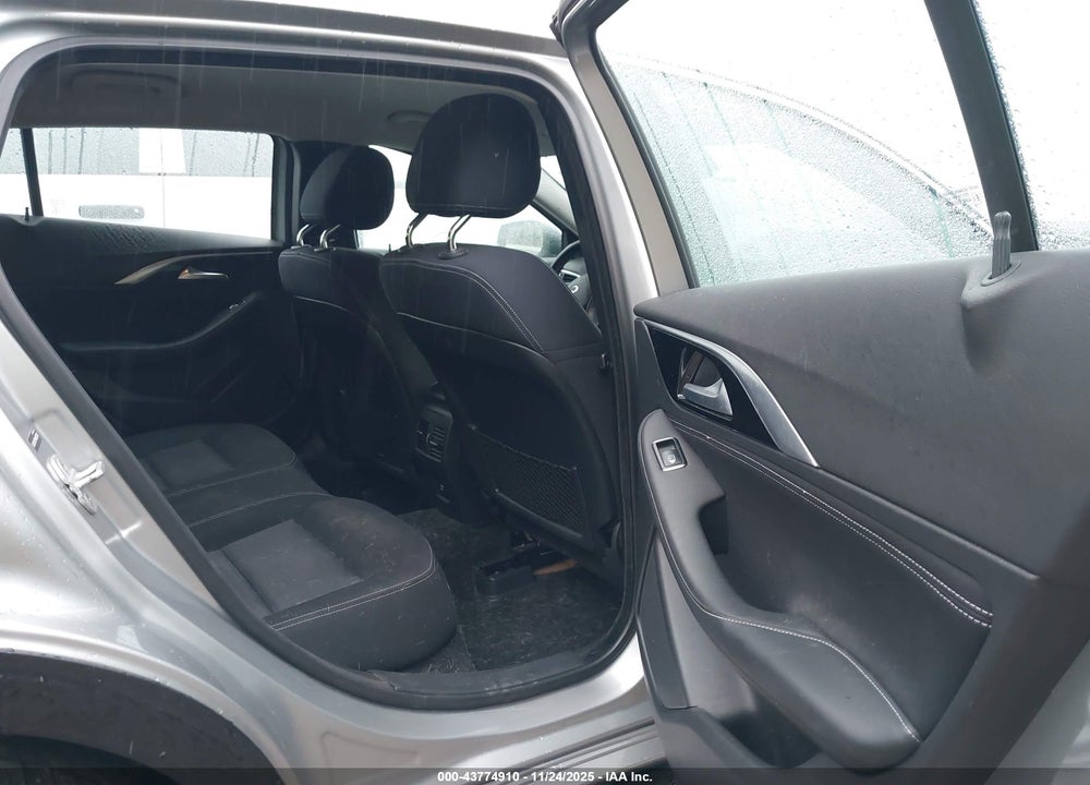 2017 INFINITI QX30 VIN: SJKCH5CP9HA020293