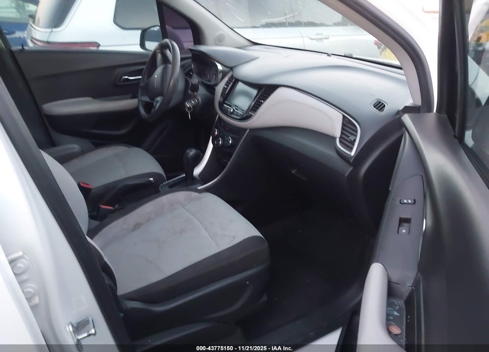 2017 CHEVROLET TRAX LS VIN: KL7CJKSB6HB086027