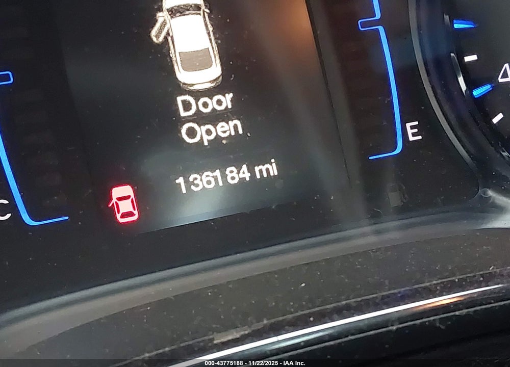 2015 CHRYSLER 200 S VIN: 1C3CCCBB2FN723515