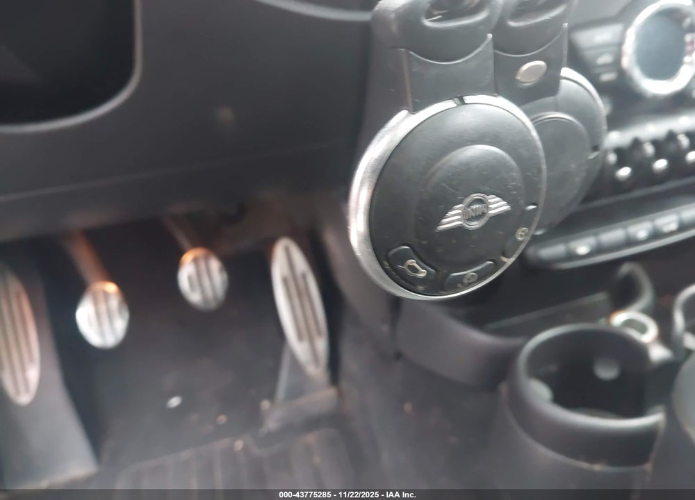 2011 MINI COOPER S COUNTRYMAN VIN: WMWZC5C50BWH99832
