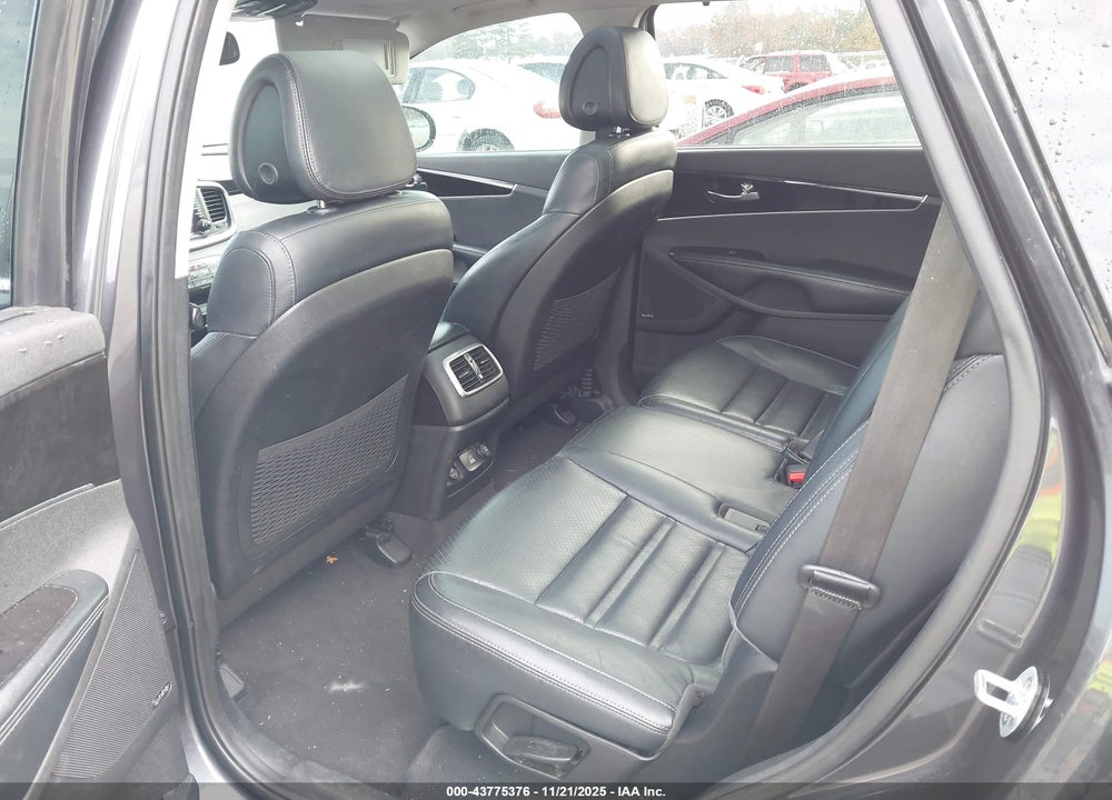 2016 KIA SORENTO 3.3L EX VIN: 5XYPH4A52GG148423
