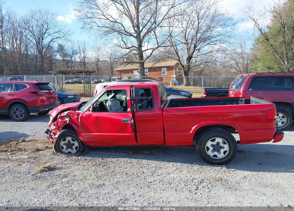 1998 CHEVROLET S-10 LS VIN: 1GCDT19X6W8223944