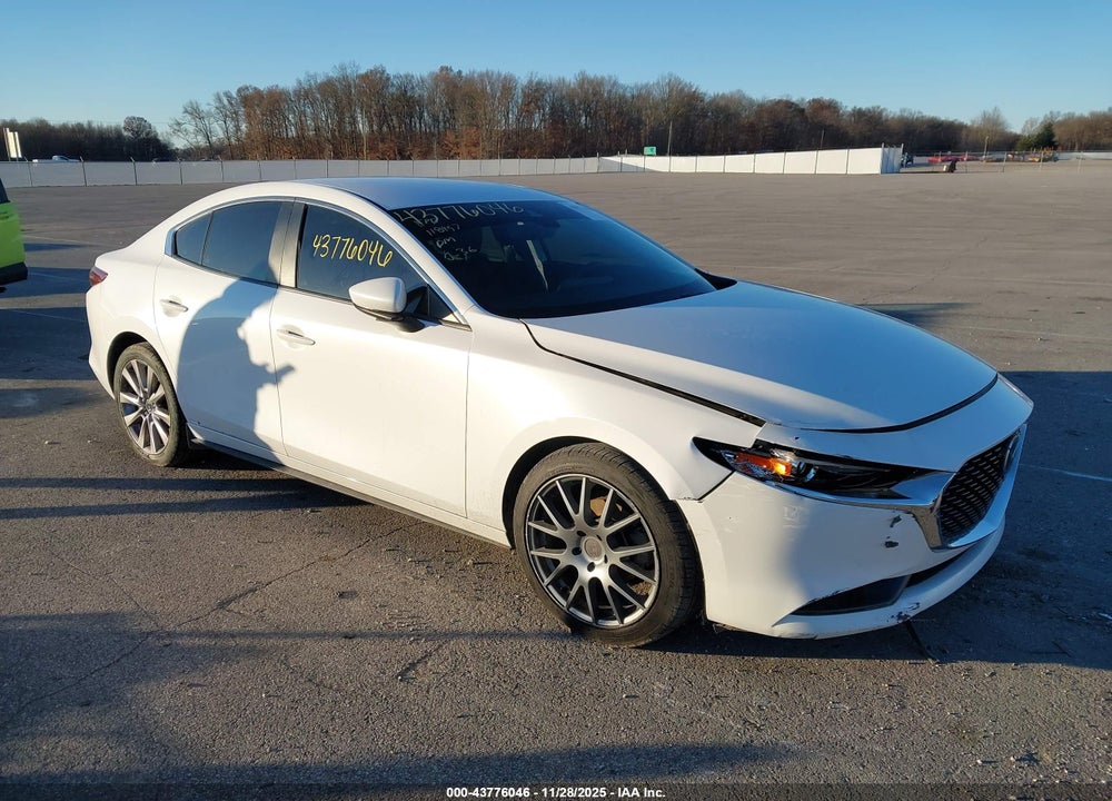 2019 MAZDA 3 PREFERRED PACKAGE VIN: 3MZBPADL4KM107242