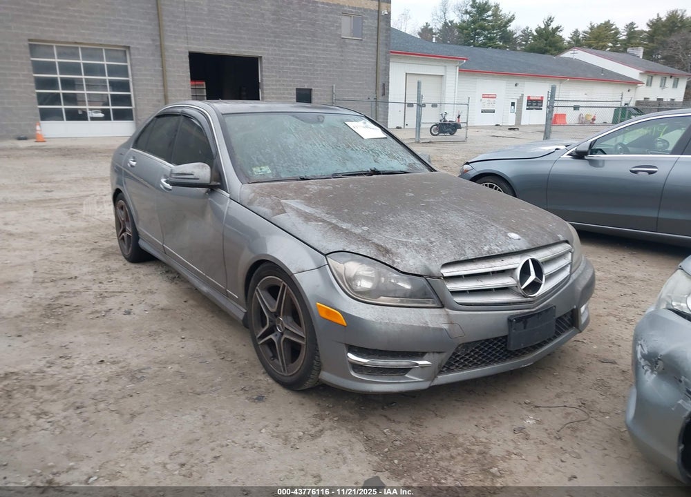 2012 MERCEDES-BENZ C 300 LUXURY 4MATIC/SPORT 4MATIC VIN: WDDGF8BBXCR194441