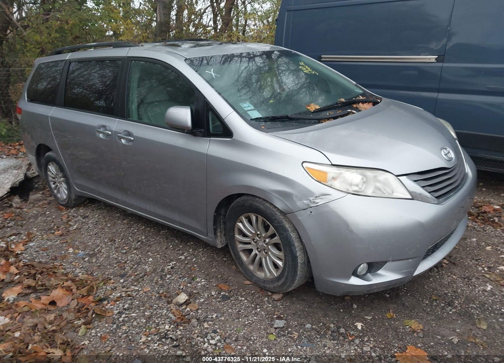 2011 TOYOTA SIENNA XLE V6 VIN: 5TDYK3DC8BS001951