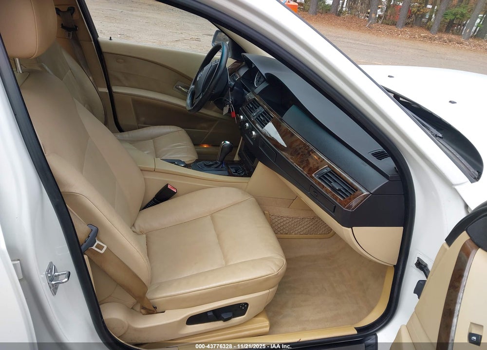 2007 BMW 530I VIN: WBANE73517CM50110