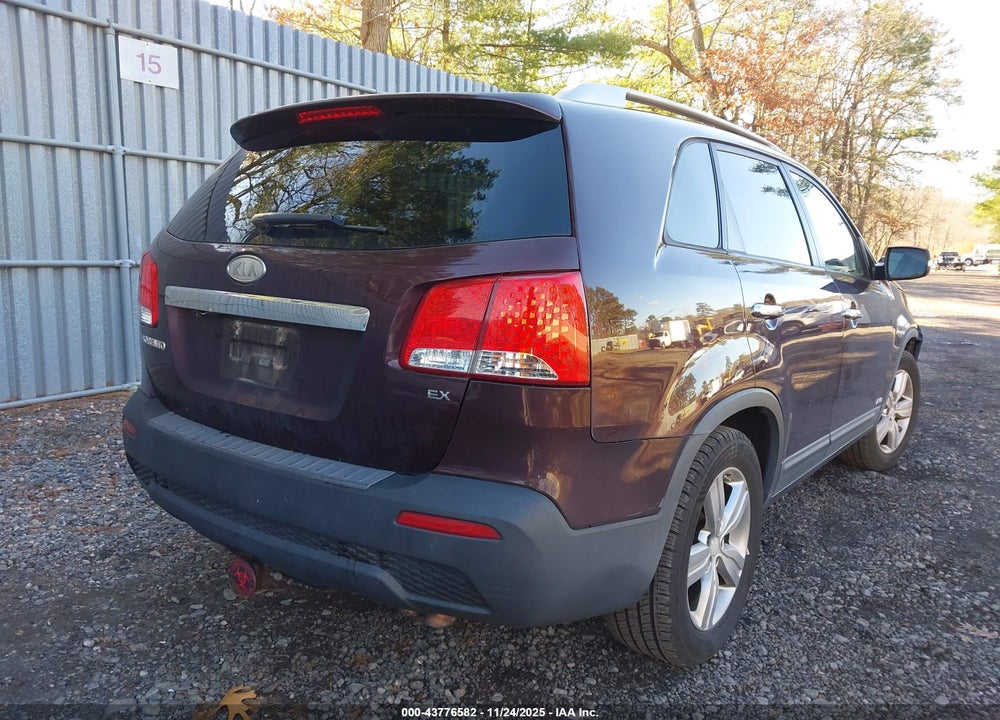 2013 KIA SORENTO EX VIN: 5XYKUDA64DG355213