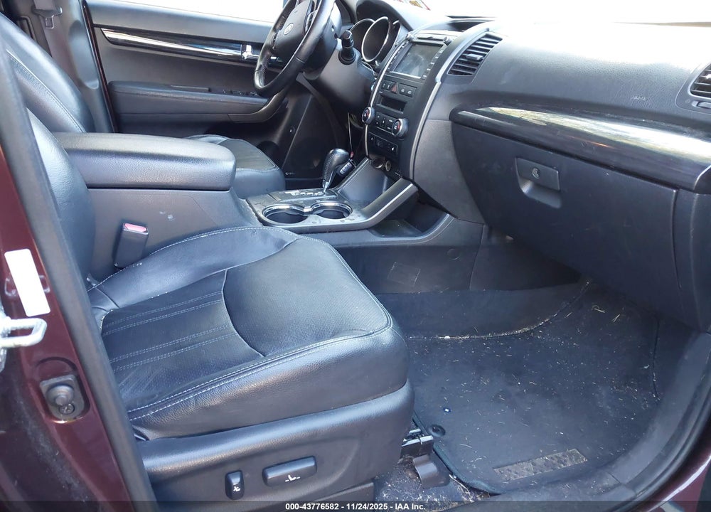 2013 KIA SORENTO EX VIN: 5XYKUDA64DG355213