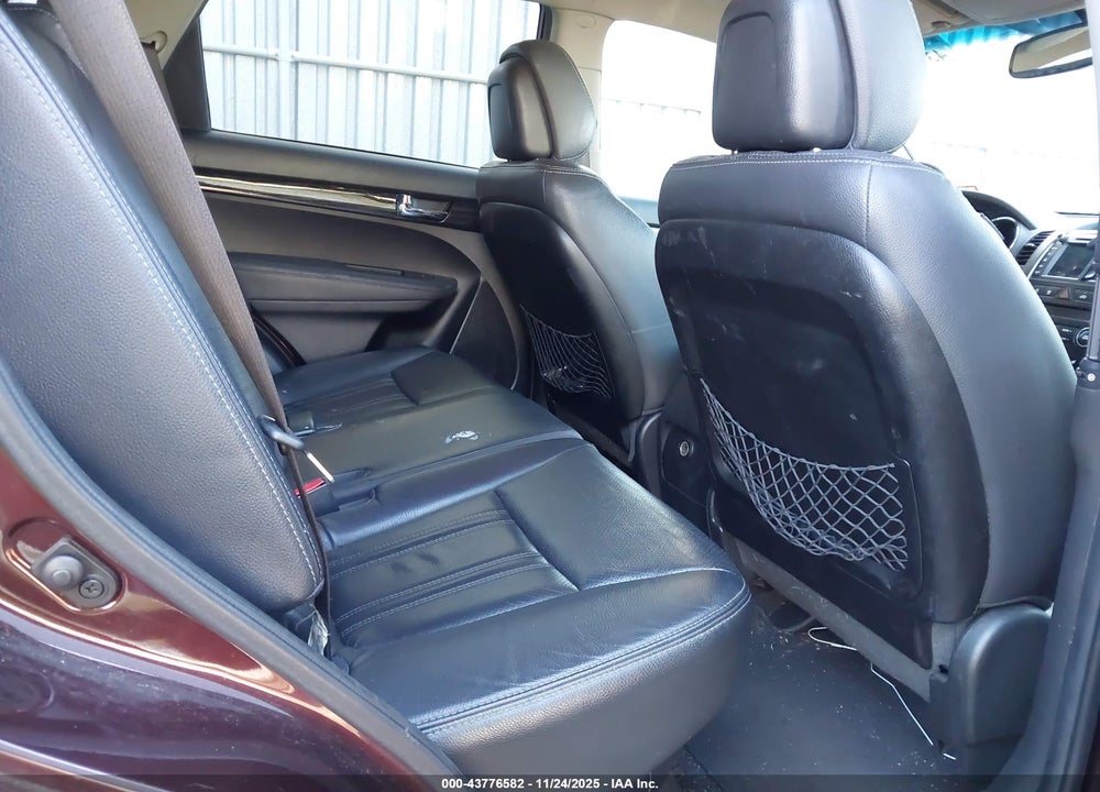 2013 KIA SORENTO EX VIN: 5XYKUDA64DG355213