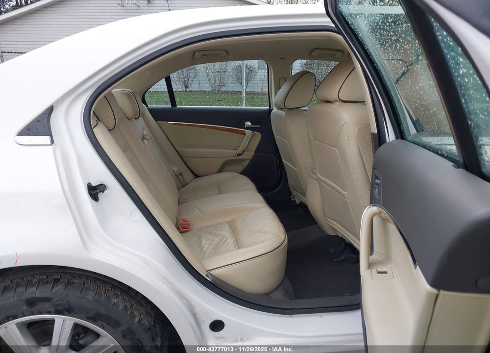 2010 LINCOLN MKZ VIN: 3LNHL2GC5AR610270