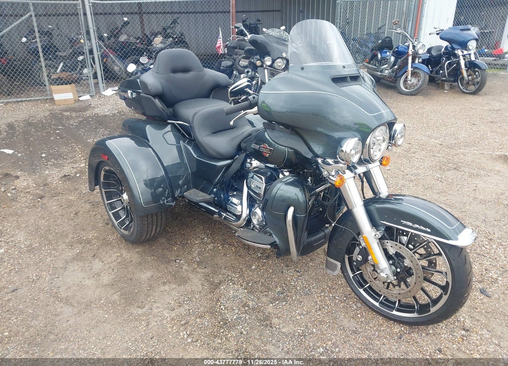 2025 HARLEY-DAVIDSON FLHTCUTG VIN: 1HD1MAF16SB857153