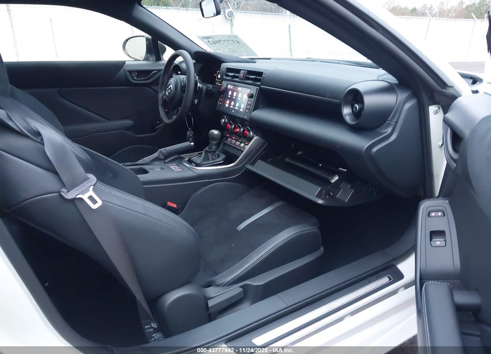 2025 TOYOTA GR86 PREMIUM VIN: JF1ZNBE13S8760648