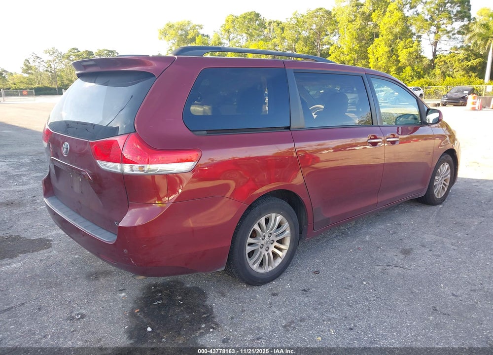 2011 TOYOTA SIENNA XLE V6 VIN: 5TDYK3DC4BS019962