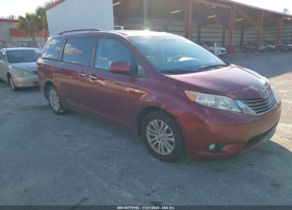 2011 TOYOTA SIENNA XLE V6 VIN: 5TDYK3DC4BS019962
