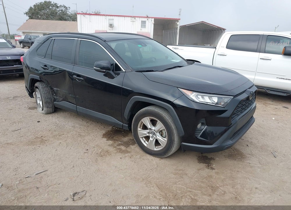 2021 TOYOTA RAV4 XLE VIN: 2T3W1RFV8MC094033
