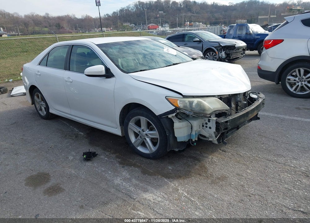 2014 TOYOTA CAMRY SE VIN: 4T1BF1FK2EU396689