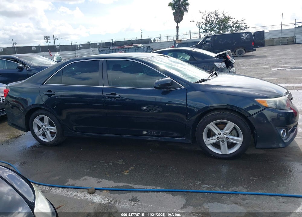 2014 TOYOTA CAMRY SE VIN: 4T1BF1FK9EU864644