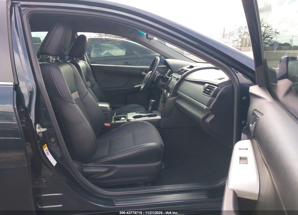 2014 TOYOTA CAMRY SE VIN: 4T1BF1FK9EU864644