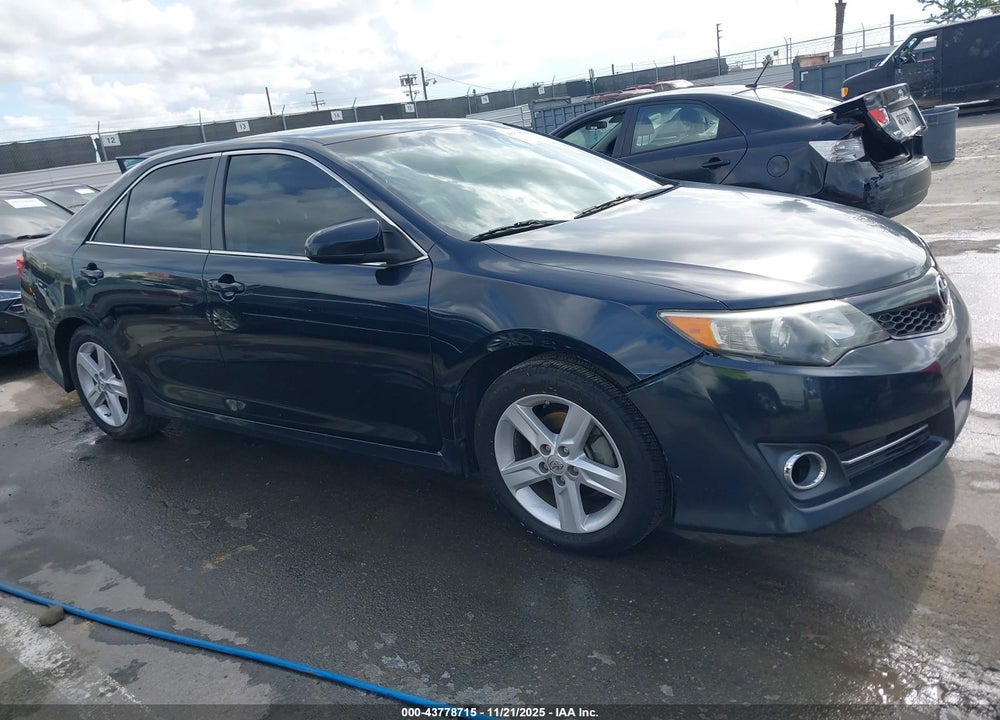 2014 TOYOTA CAMRY SE VIN: 4T1BF1FK9EU864644