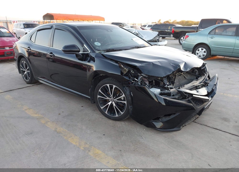 2020 TOYOTA CAMRY SE VIN: 4T1G11AK6LU985527