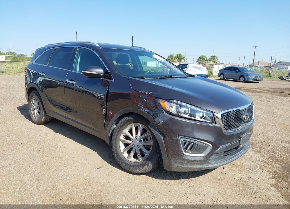 2016 KIA SORENTO 2.4L LX VIN: 5XYPG4A34GG056702