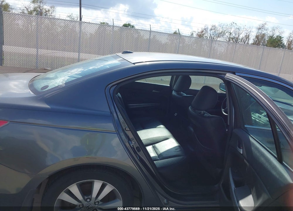 2010 HONDA ACCORD 2.4 EX-L VIN: 1HGCP2F85AA058880