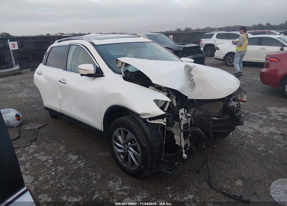 2015 NISSAN ROGUE SL VIN: 5N1AT2MTXFC760547
