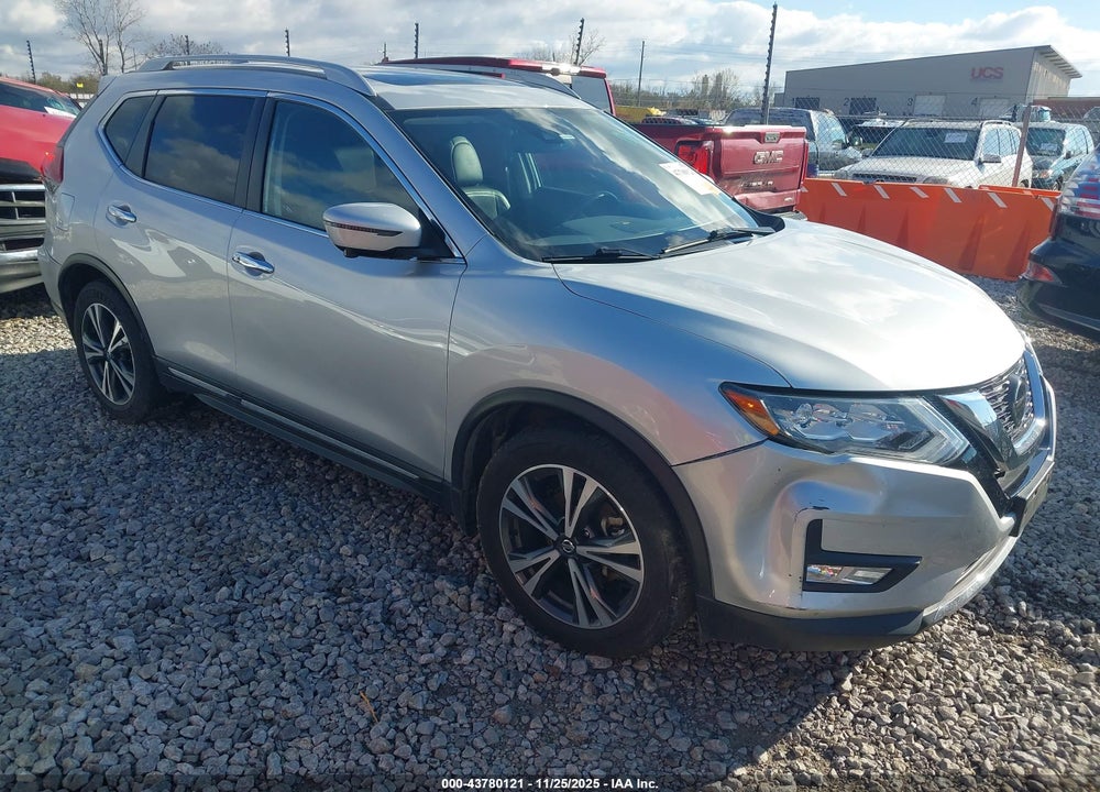 2018 NISSAN ROGUE SL VIN: 5N1AT2MT0JC828847
