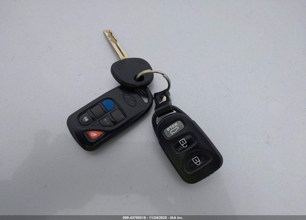 2013 HYUNDAI SONATA GLS VIN: 5NPEB4AC6DH505307