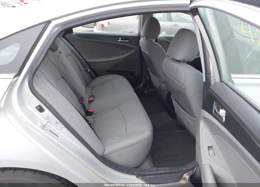 2013 HYUNDAI SONATA GLS VIN: 5NPEB4AC6DH505307