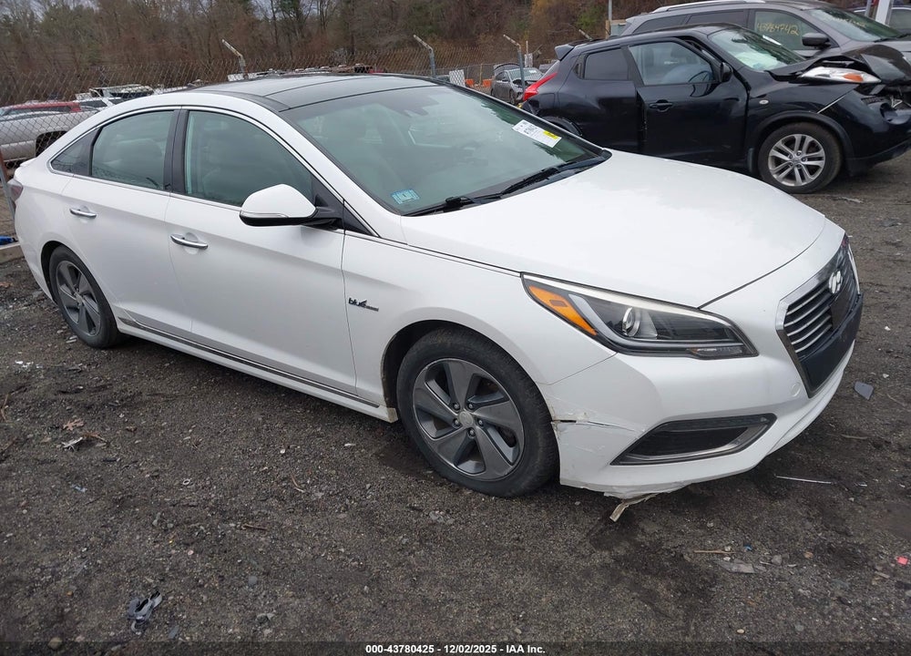 2017 HYUNDAI SONATA HYBRID LIMITED VIN: KMHE34L38HA062340