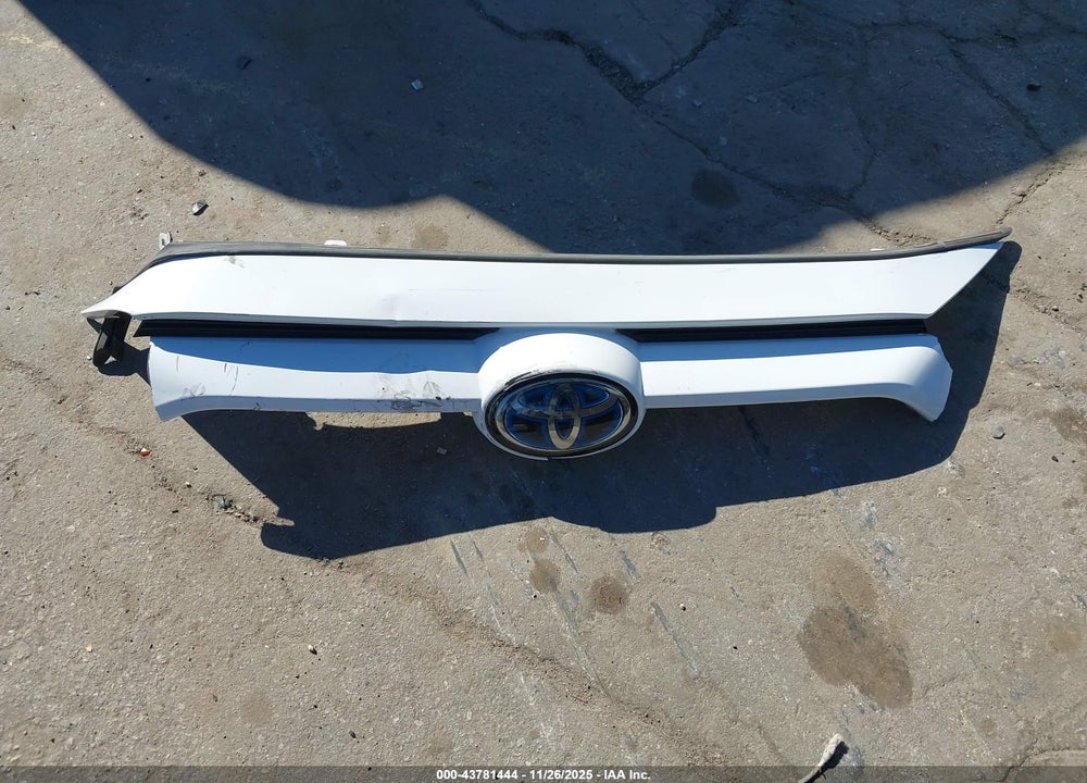 2021 TOYOTA RAV4 HYBRID XLE VIN: 4T3R6RFV4MU015146