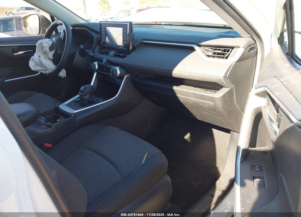 2021 TOYOTA RAV4 HYBRID XLE VIN: 4T3R6RFV4MU015146