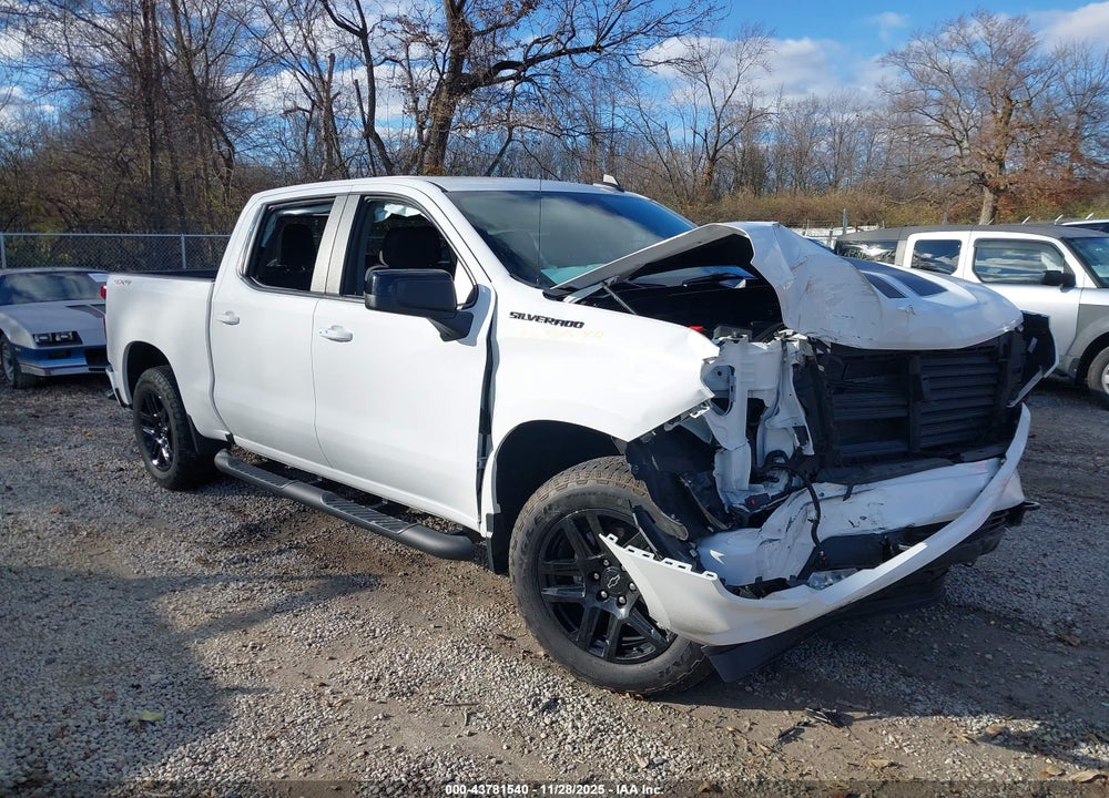 2023 CHEVROLET SILVERADO 1500 4WD  SHORT BED RST VIN: 1GCUDEED5PZ230217