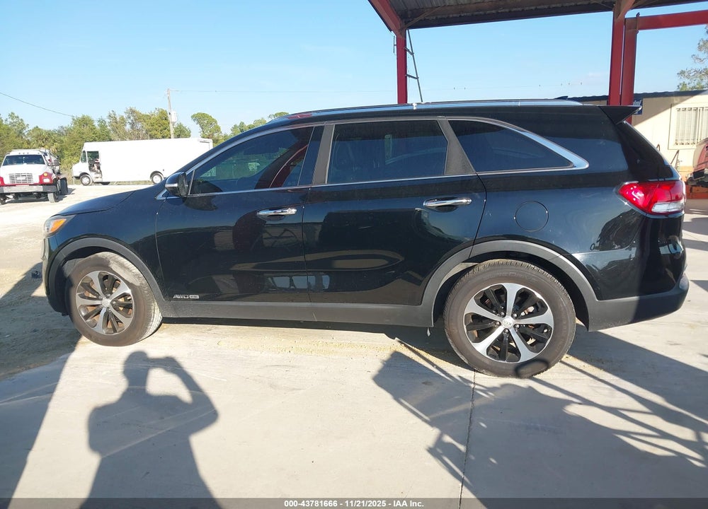 2016 KIA SORENTO 3.3L EX VIN: 5XYPHDA54GG130702