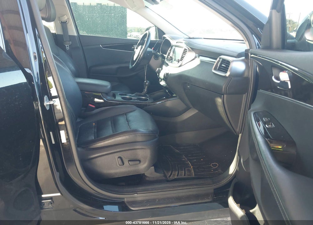 2016 KIA SORENTO 3.3L EX VIN: 5XYPHDA54GG130702