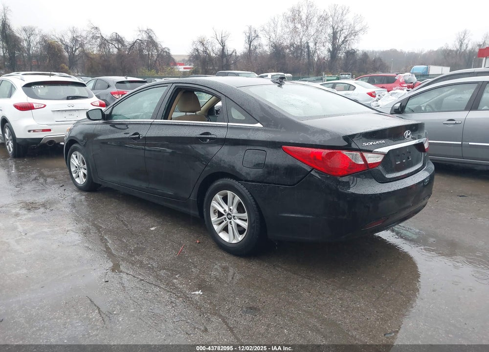 2013 HYUNDAI SONATA GLS VIN: 5NPEB4AC9DH692946