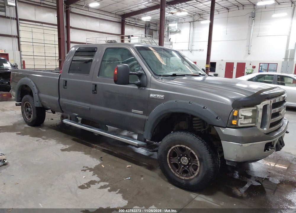 2005 FORD F-350 LARIAT/XL/XLT VIN: 1FTWW31PX5EC20407