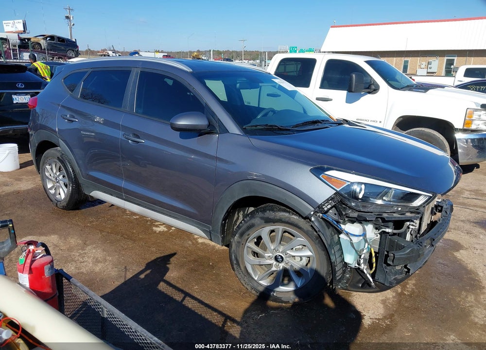 2017 HYUNDAI TUCSON SE VIN: KM8J33A42HU413021