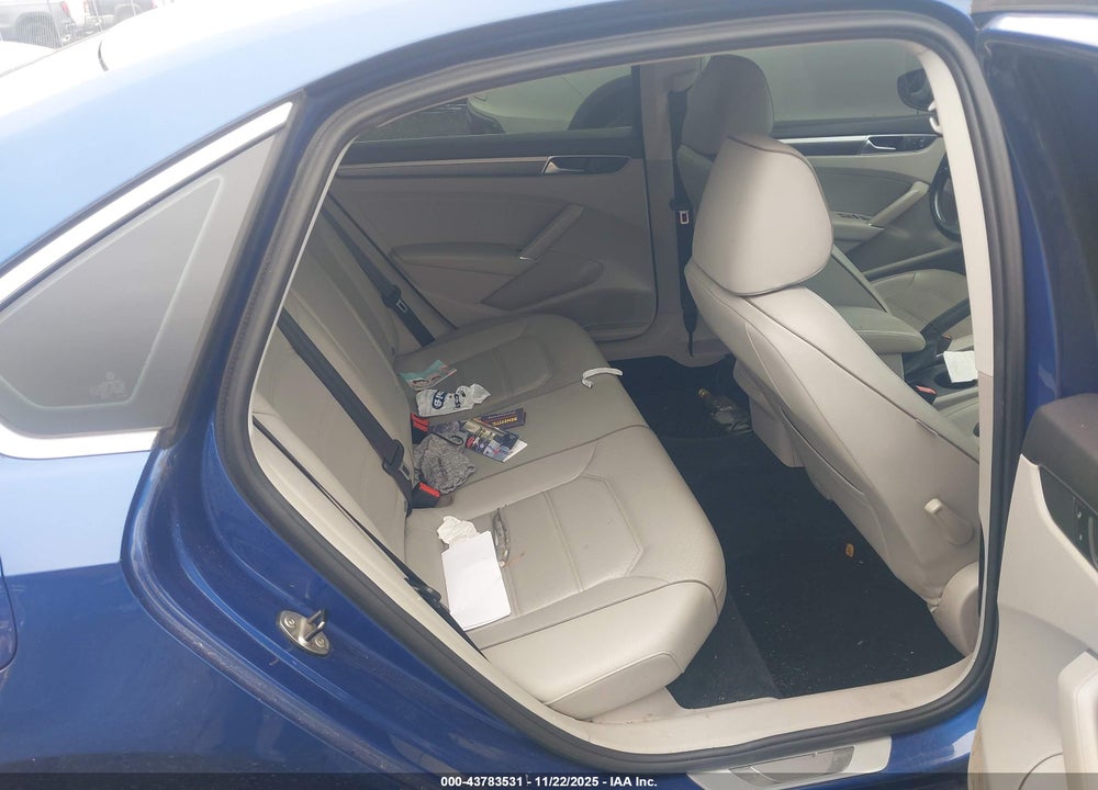 2017 VOLKSWAGEN PASSAT 1.8T R-LINE VIN: 1VWDT7A33HC071050